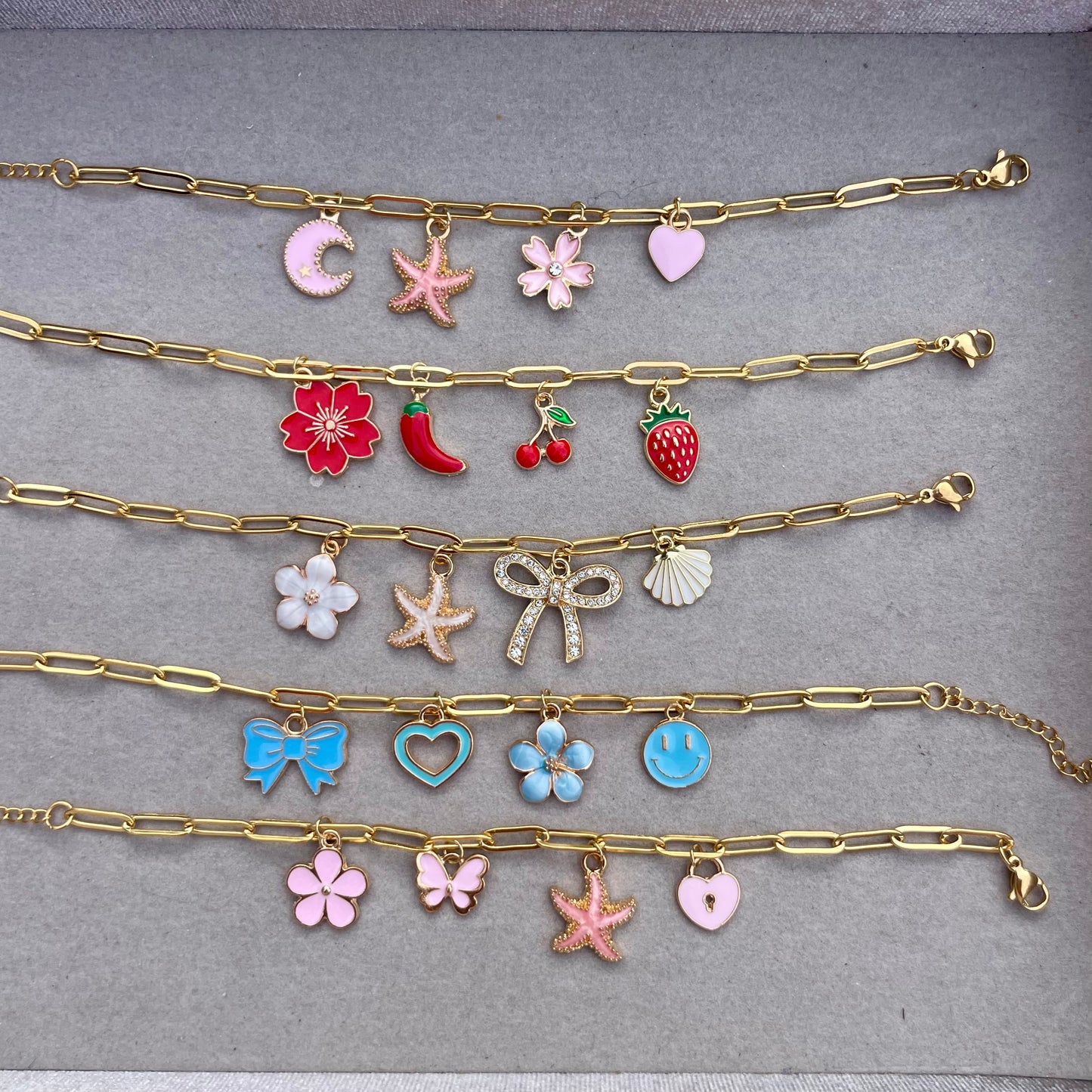 BRACELET CHARMS ENYAA - ROUGE