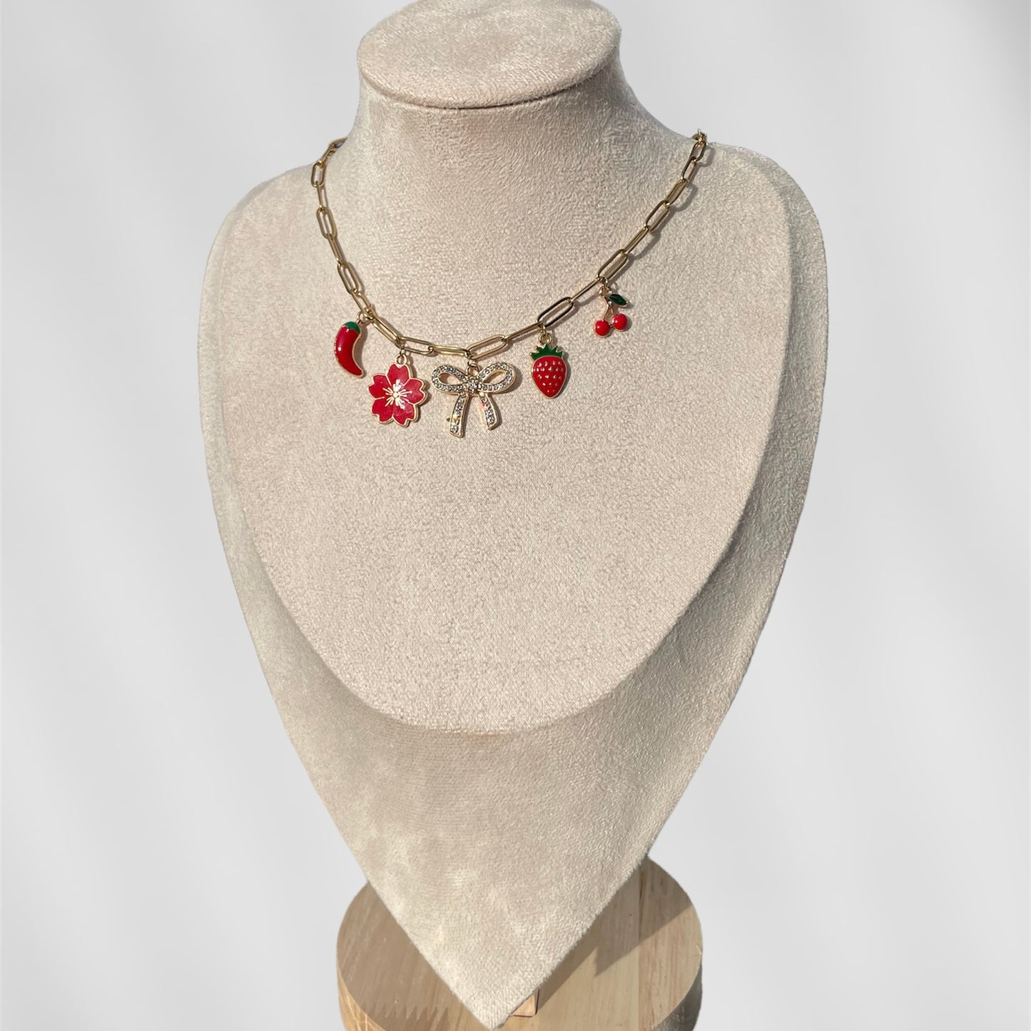 COLLIER CHARMS ENYAA - ROUGE